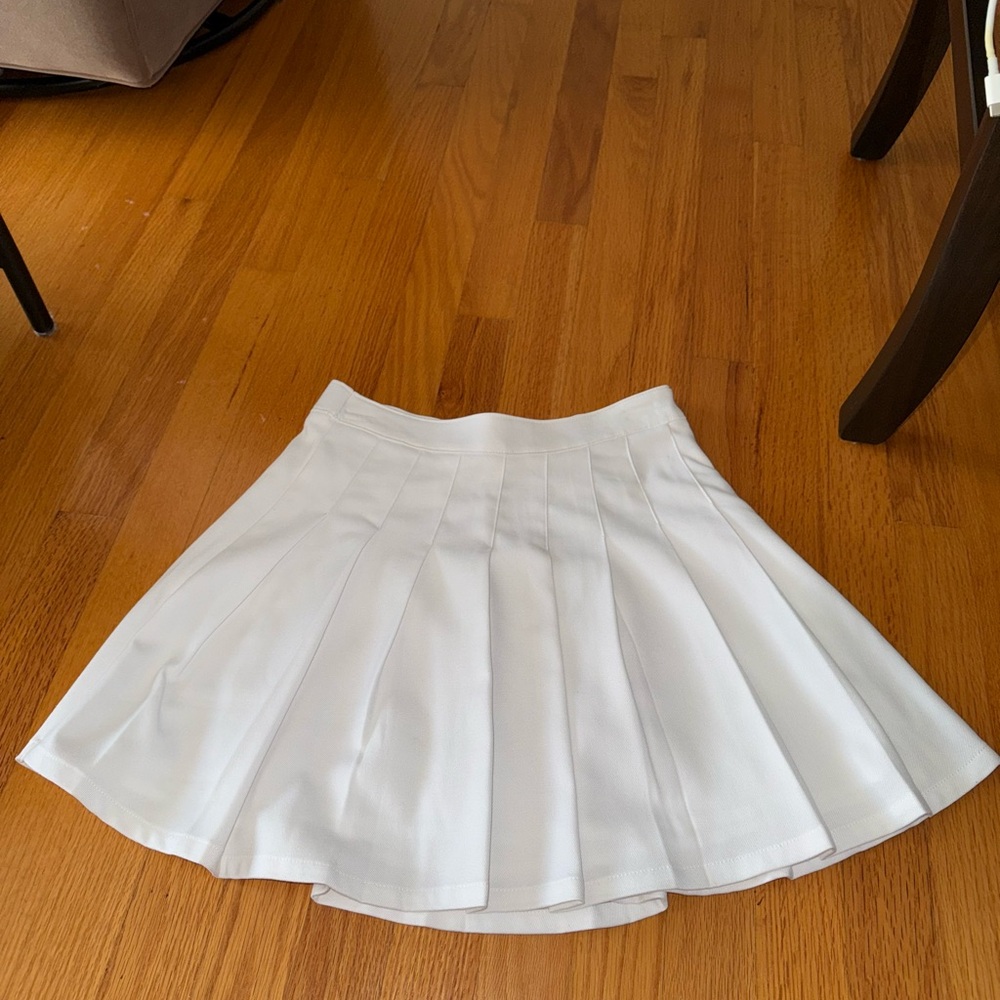 Hollister White Pleated Mini Skirt Size Small
